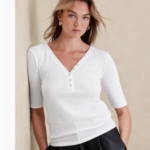 Free with 100 purchase - Banana Republic V-Neck Buttoned Women's Top